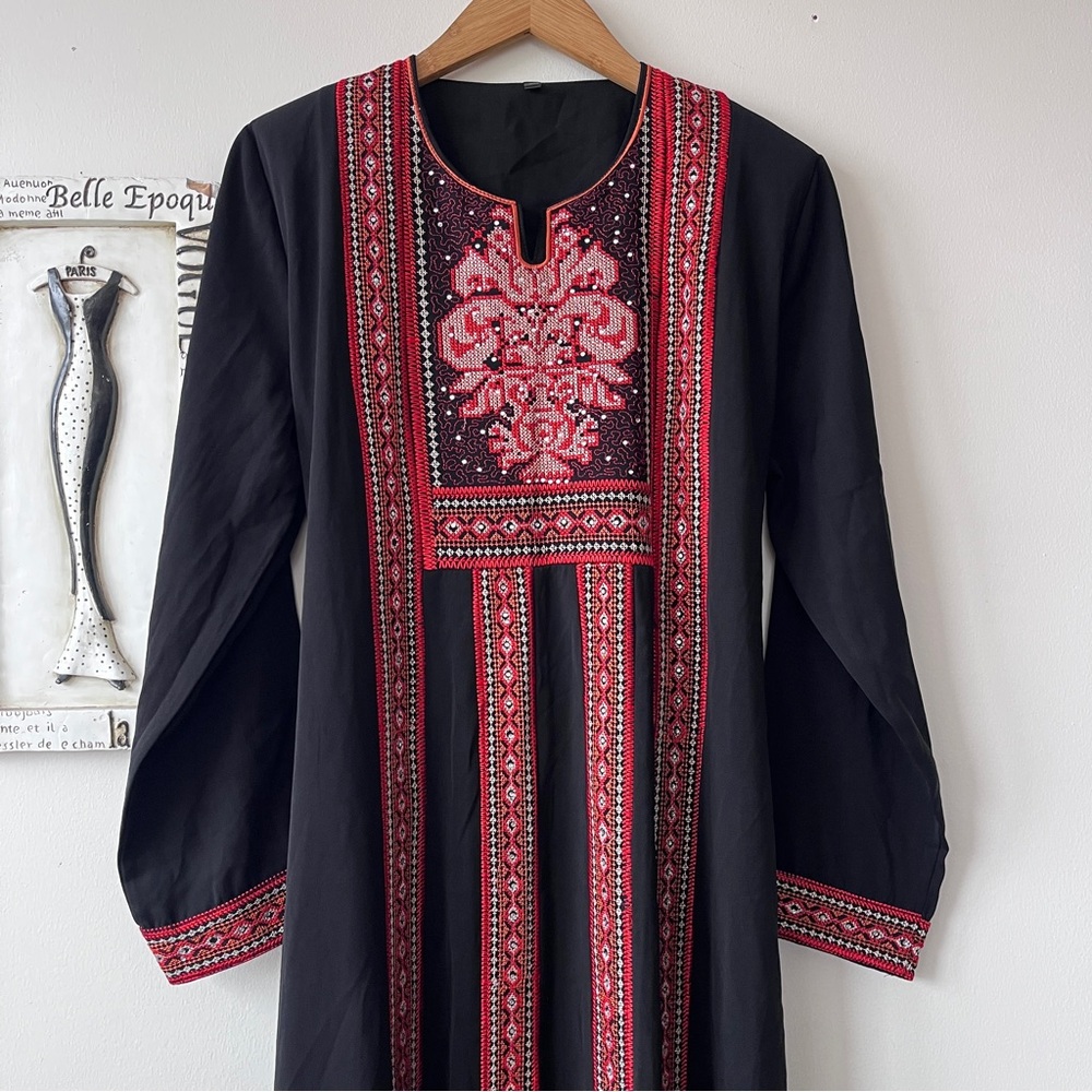 Vintage Black Embroidered Boho Modest Maxi Caftan Size 2 - Picture 3 of 8